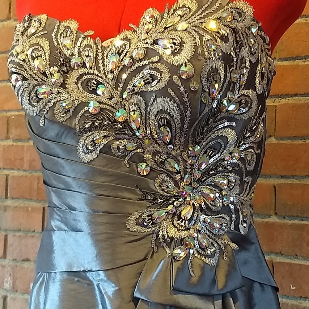 EUC Sz 10 dk silver sweetheart strapless Prom dress